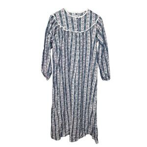 Lanz of Salzburg Flannel Nightgown Medium Classic Tyrolean Cotton Hearts Teal